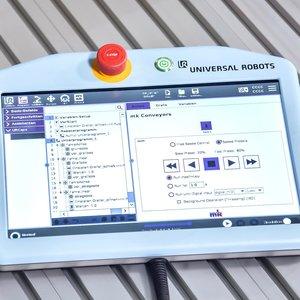 UR Bedienpanel mit URCap Plug-In zur Steuerung von mk Förderbändern