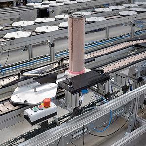 Flexible interlinking using flat top chain conveyors 03