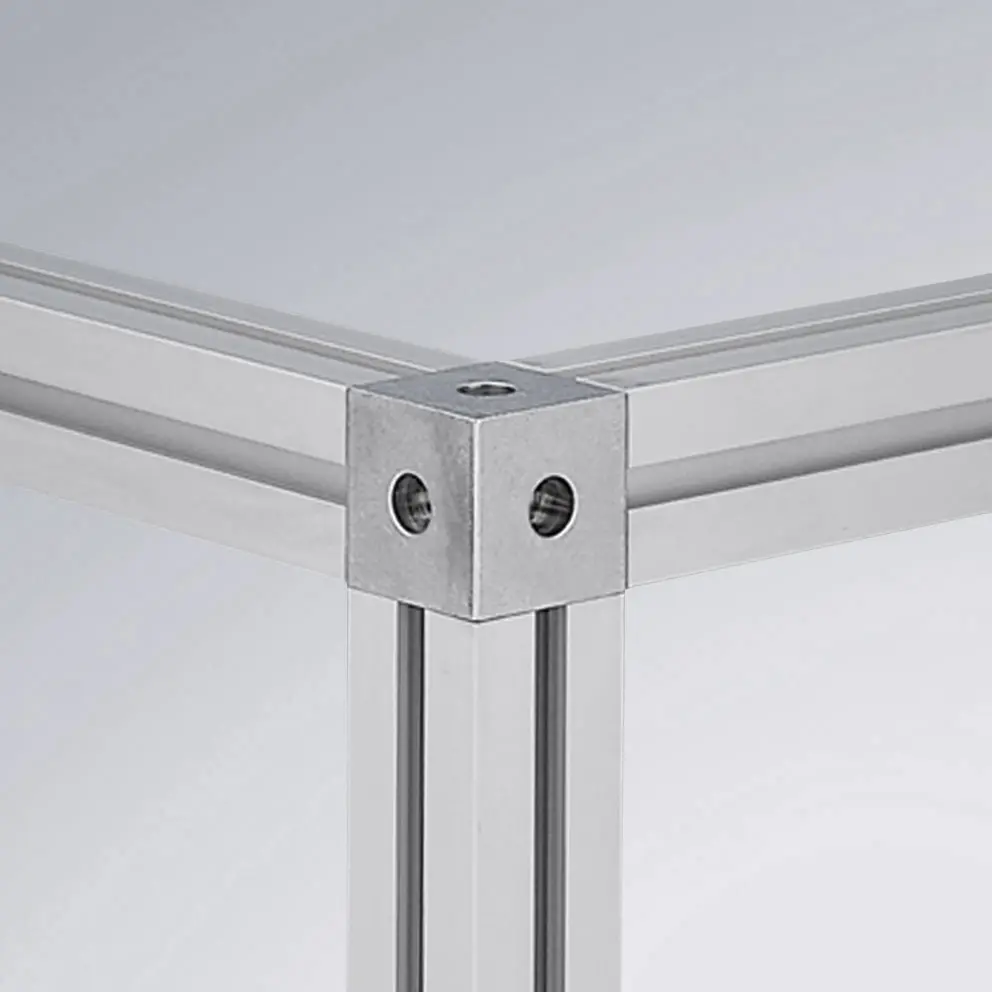 3 Profile montiert mit Eckknoten 26