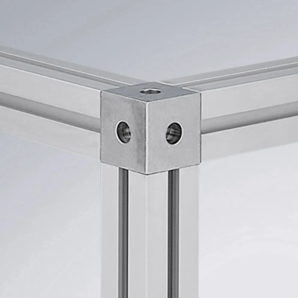 3 Profile montiert mit Eckknoten