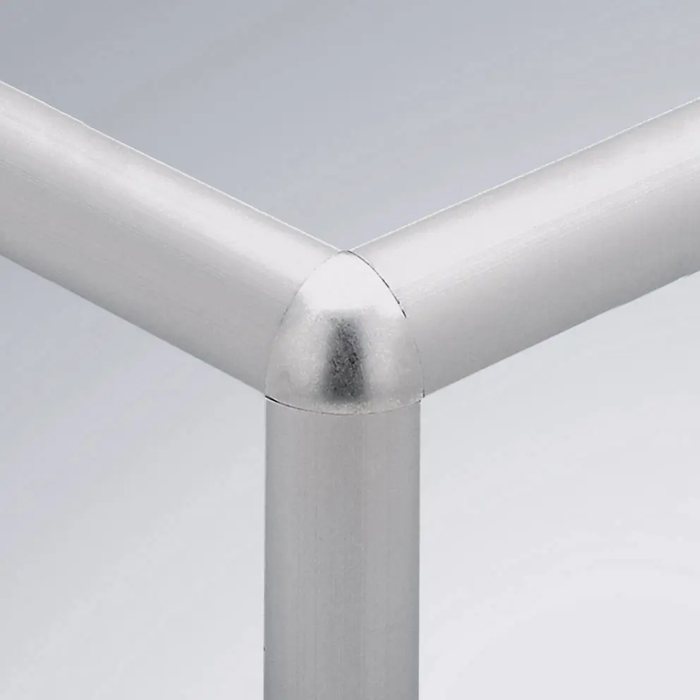3 Profile montiert mit Eckknoten 32