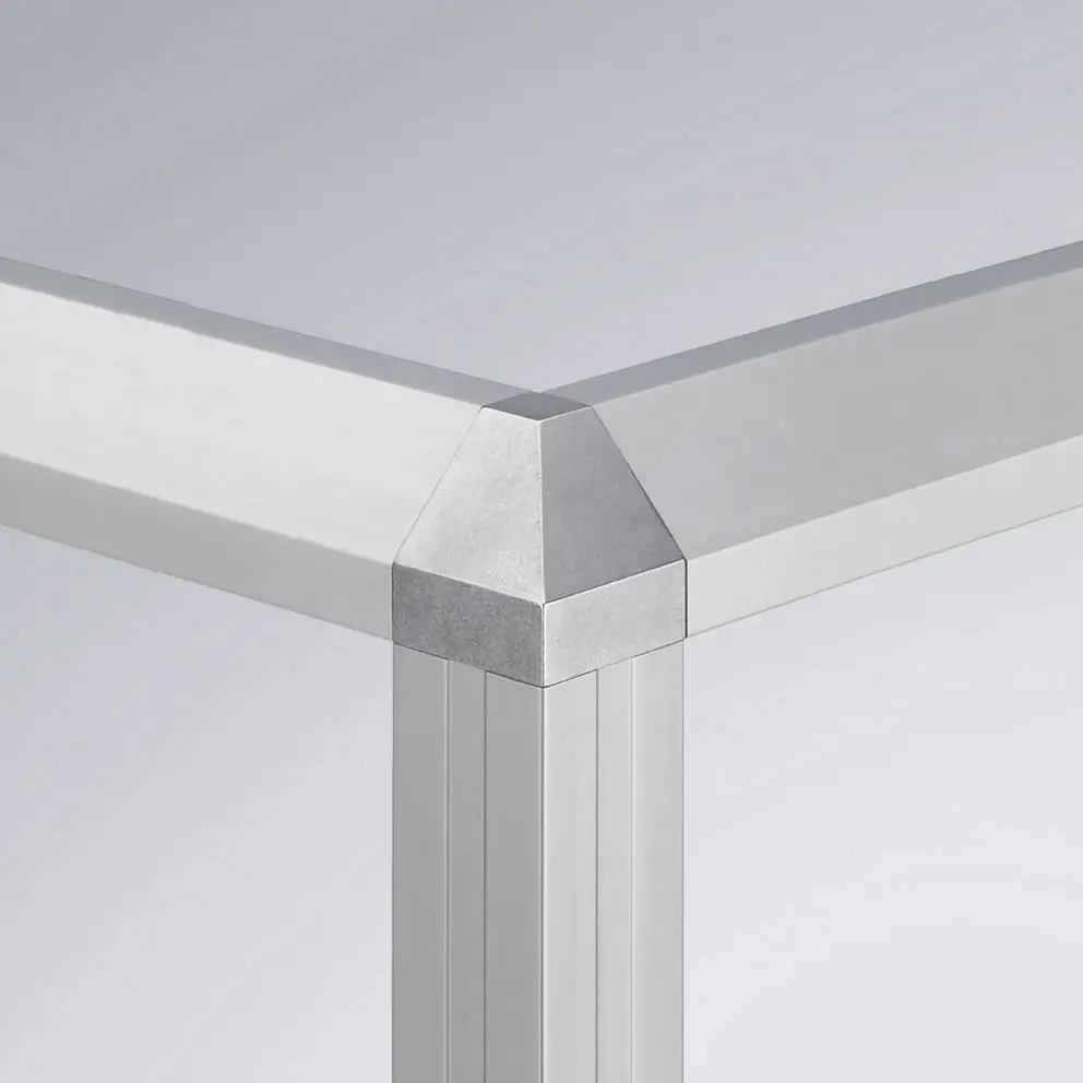 3 Profile montiert mit Eckknoten 36