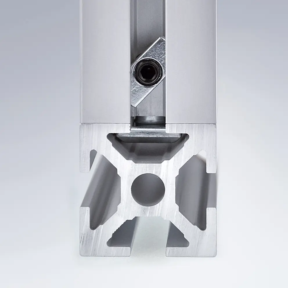 Profile senkrecht montiert mit Spannverbinder Serie 40
