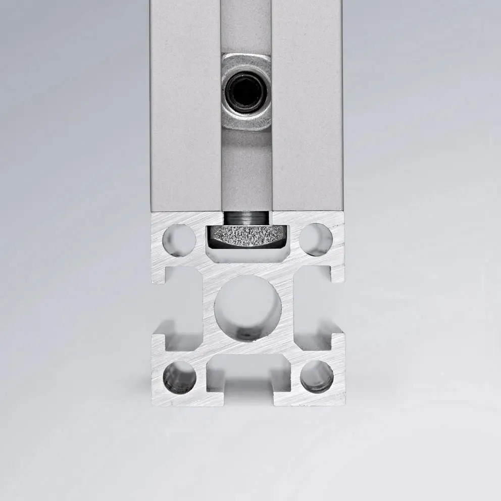 Profile senkrecht montiert mit Spannverbinder Serie 25