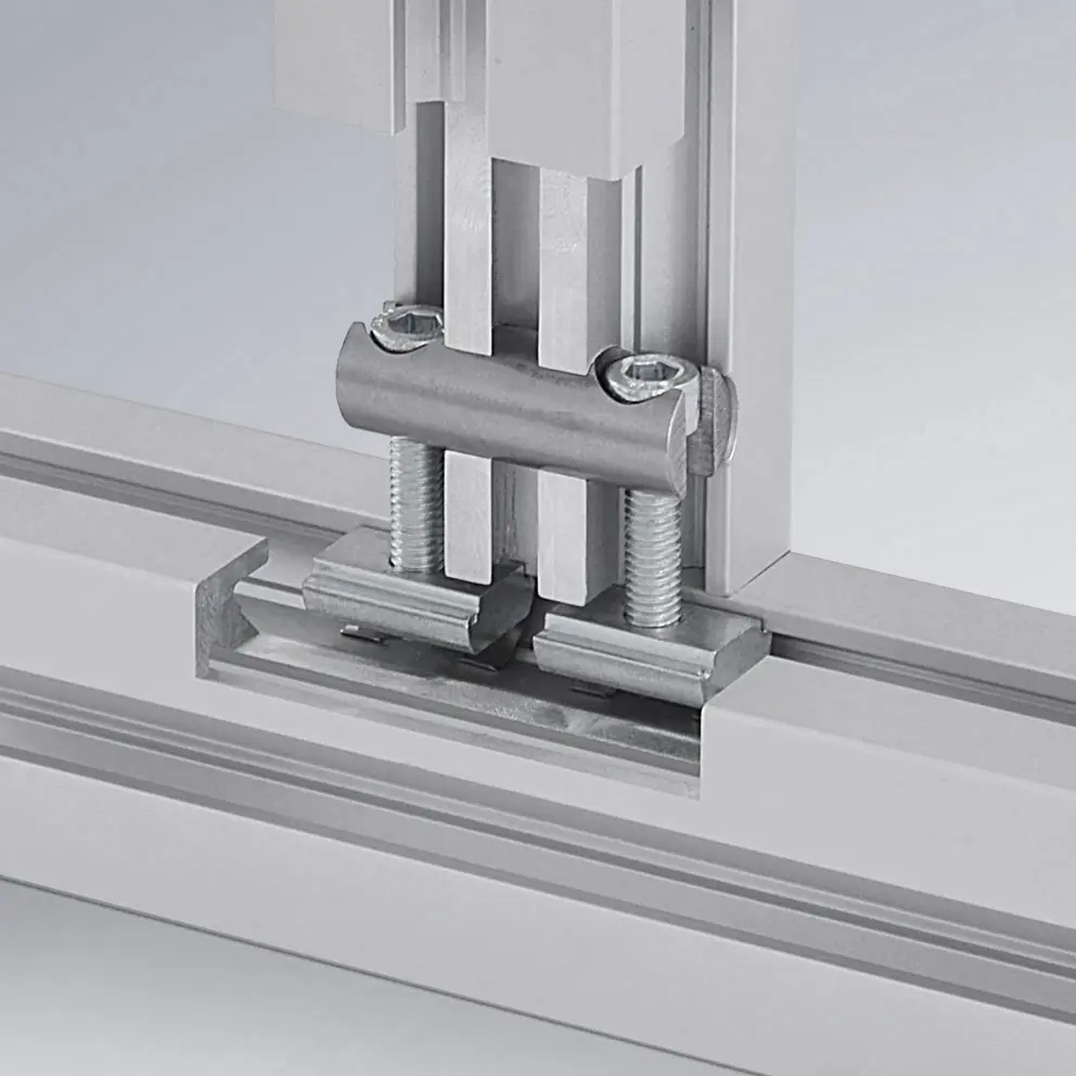 Profile senkrecht montiert mit Bolzenverbinder