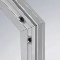 Profile winklig montiert mit Gelenkspannverbinder